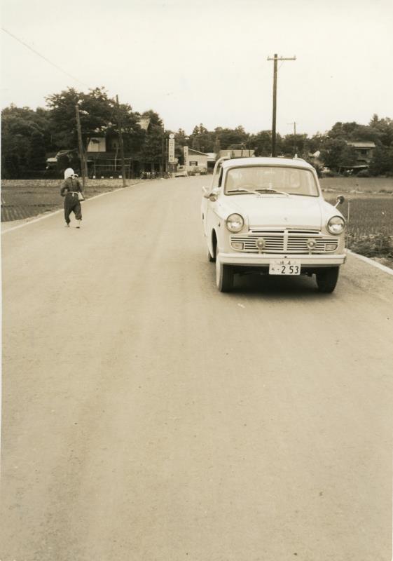 1964 川越－古賀線舗装完成019_t.jpg